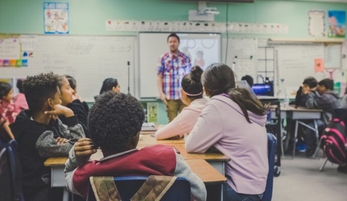 LSS Illinois - Lean Six Sigma Curriculum for High School Students LSS Illinois - Lean Six Sigma Curriculum for High School Students